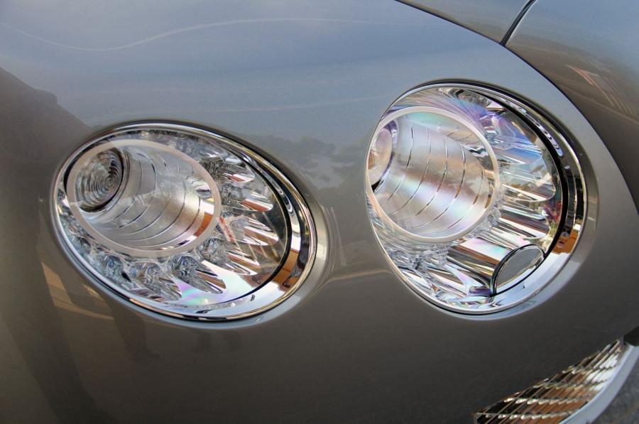  Bentley Continental GTC 2012 года  (фото 54 из 141)